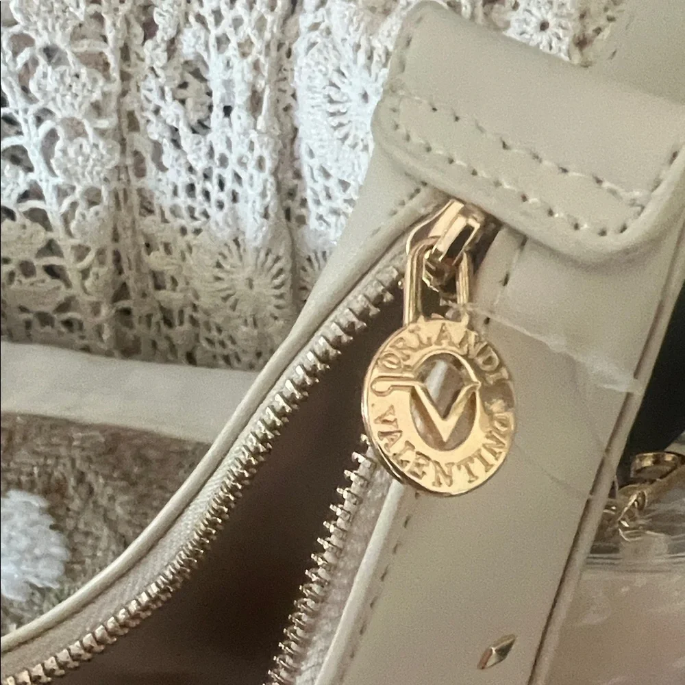 NEW WITH TAGS Valentino Orlandi Cream Shoulder Bag with Gold Accents - Picture 13 of 16